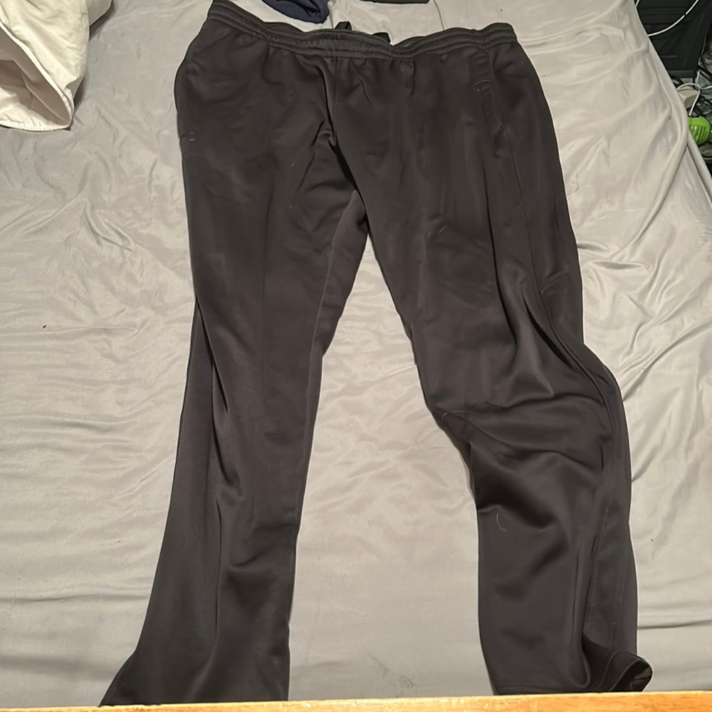 Black under Armour pants